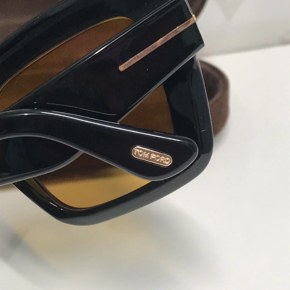 New Authentic Tom Ford TF1157 01E “Esme” Sunglasses – Shiny Black with Brown Len